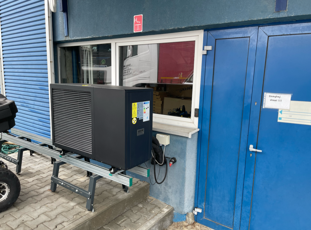 Monoblok-warmtepompproject in Polen | 8kW opslagverwarming en SWW